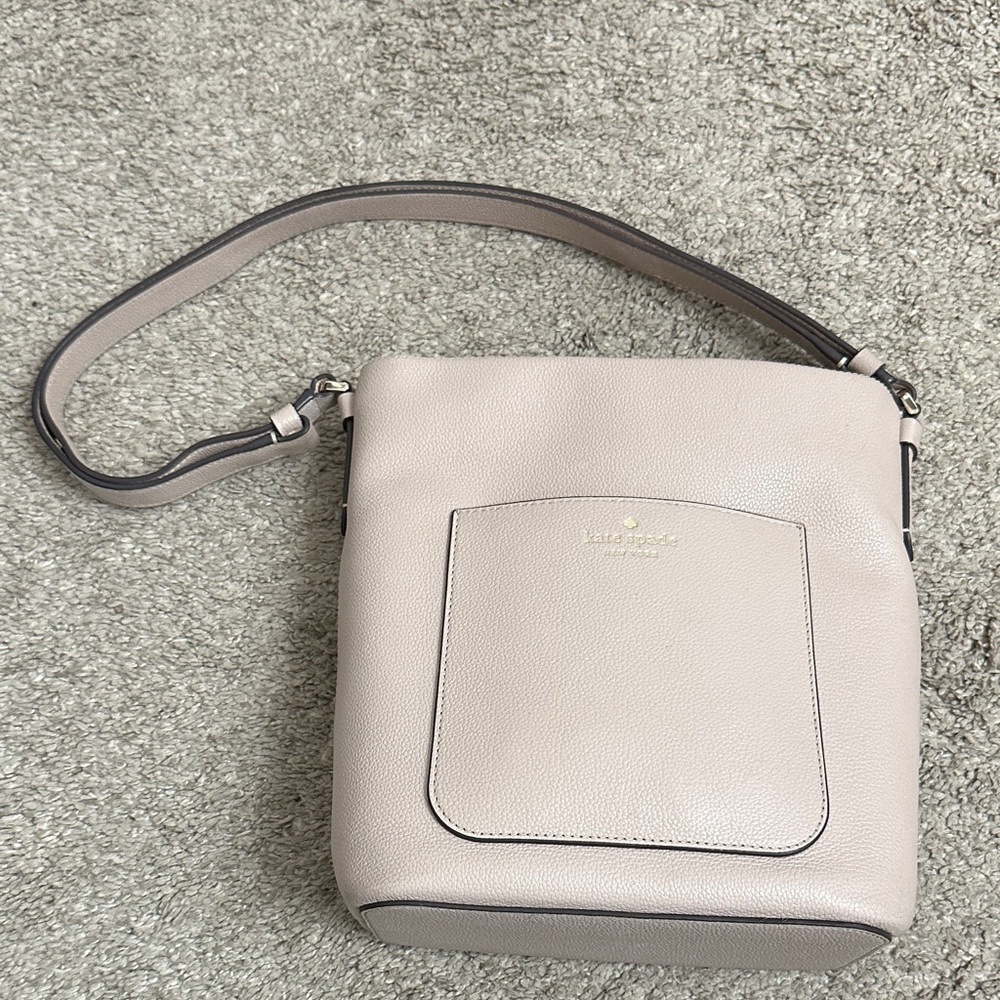 Kate Spade Light Beige Crossbody Bag-LIKE NEW!